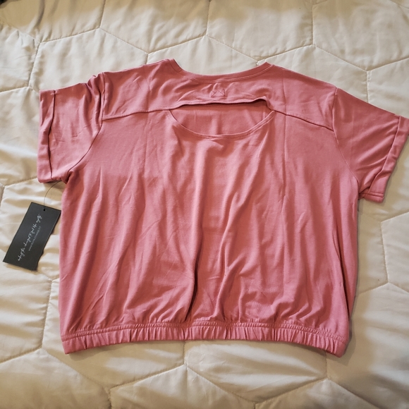 Royal Change Crop Tee with Back Keyhole Cutout Mauve Size SMALL - Picture 10 of 10